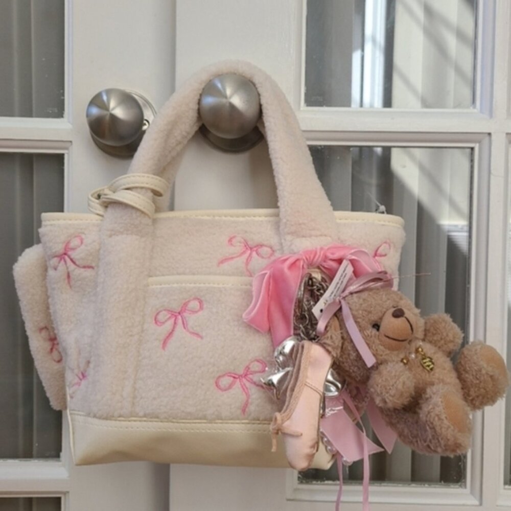 MADDEN GIRL SHERPA MINI TOTE WITH PINK BOWS AND CHARMS SO PRETTY